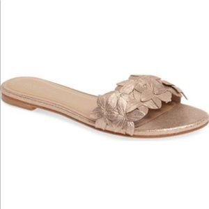 Pour la Victoire Lani rose gold flats leaf detail